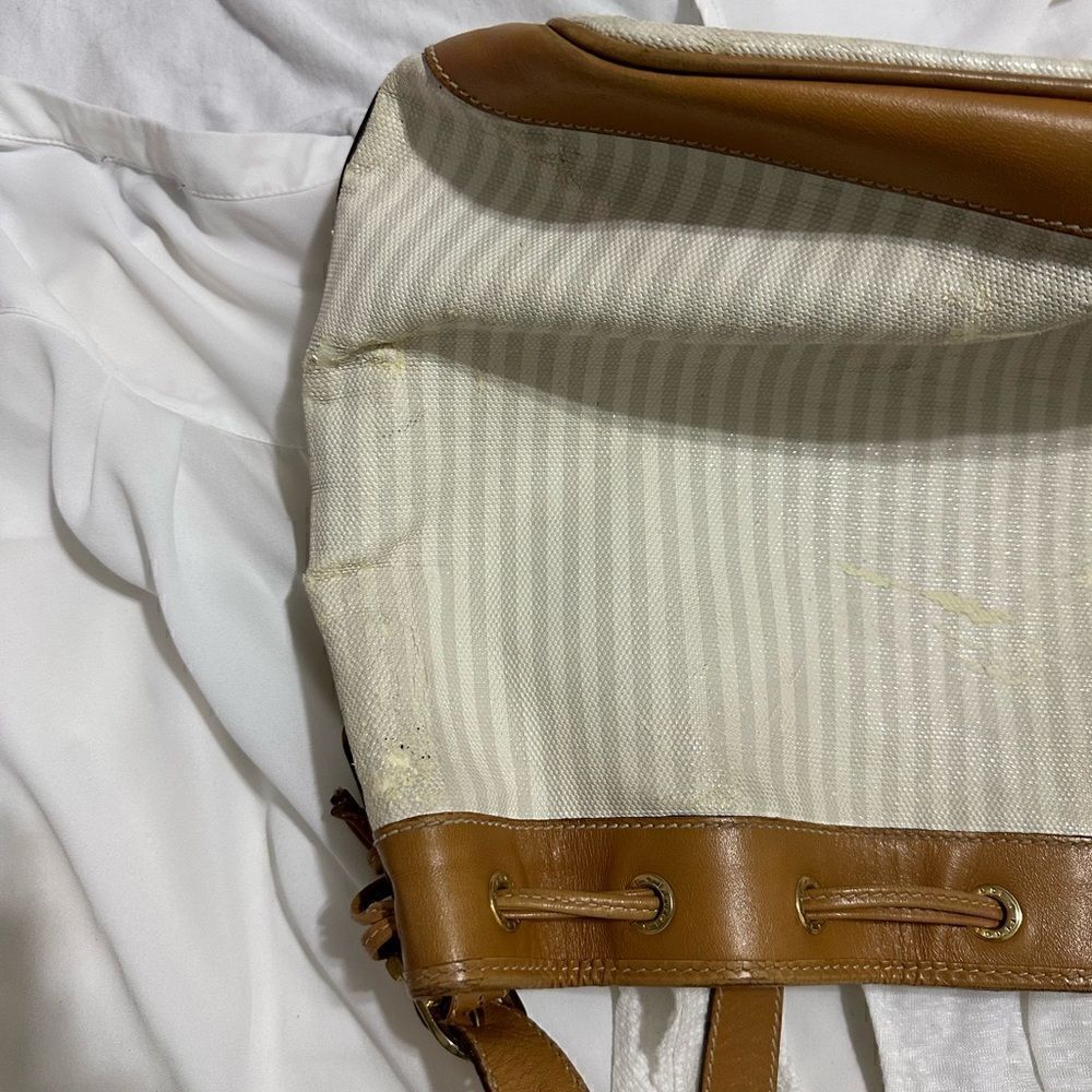 Fendi—White & Tan Bucket Shoulder Bag - Picture 4 of 16